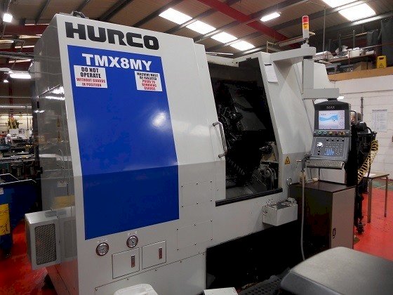 Hurco TMX 8MY-maskinen framifrån