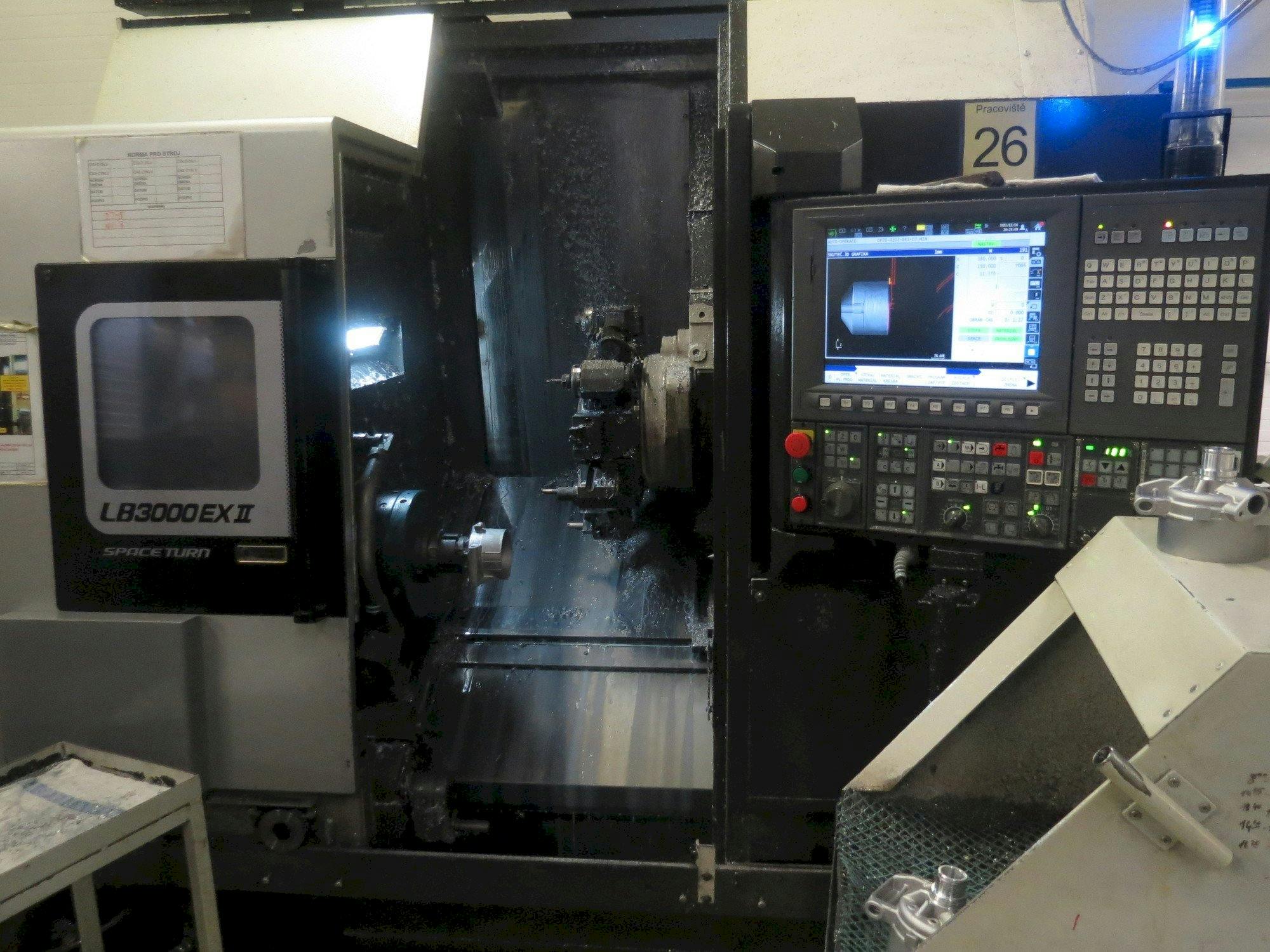 Okuma LB3000 EX II-maskinen framifrån