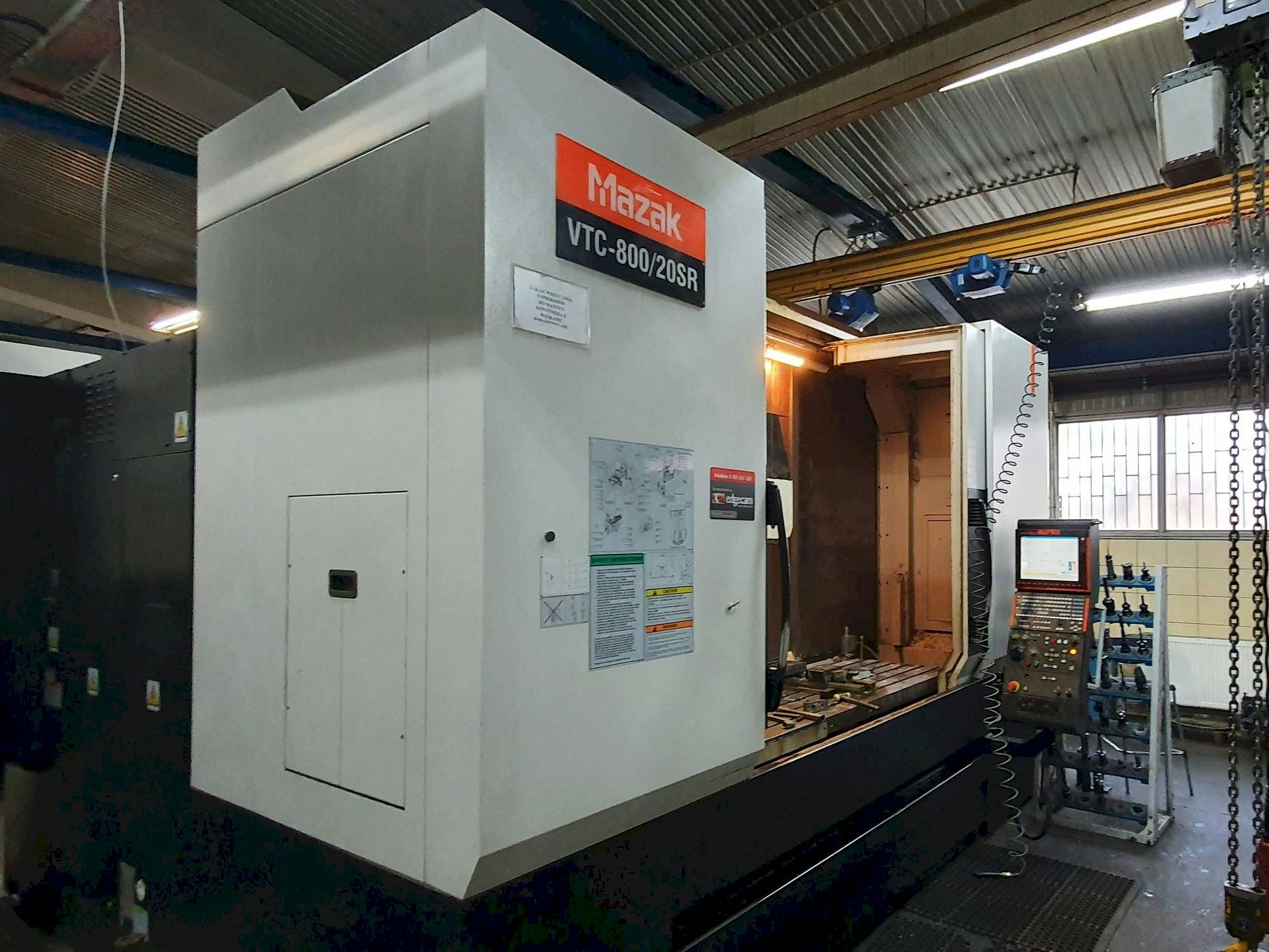 Mazak VTC-800/20SR-maskinen framifrån