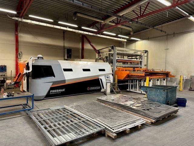 ERMAKSAN Fibermak 4KW-maskinen framifrån