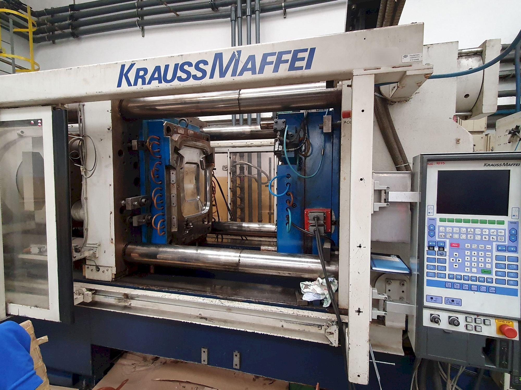 Krauss Maffei 800-4350 BM (1996)-maskinen framifrån