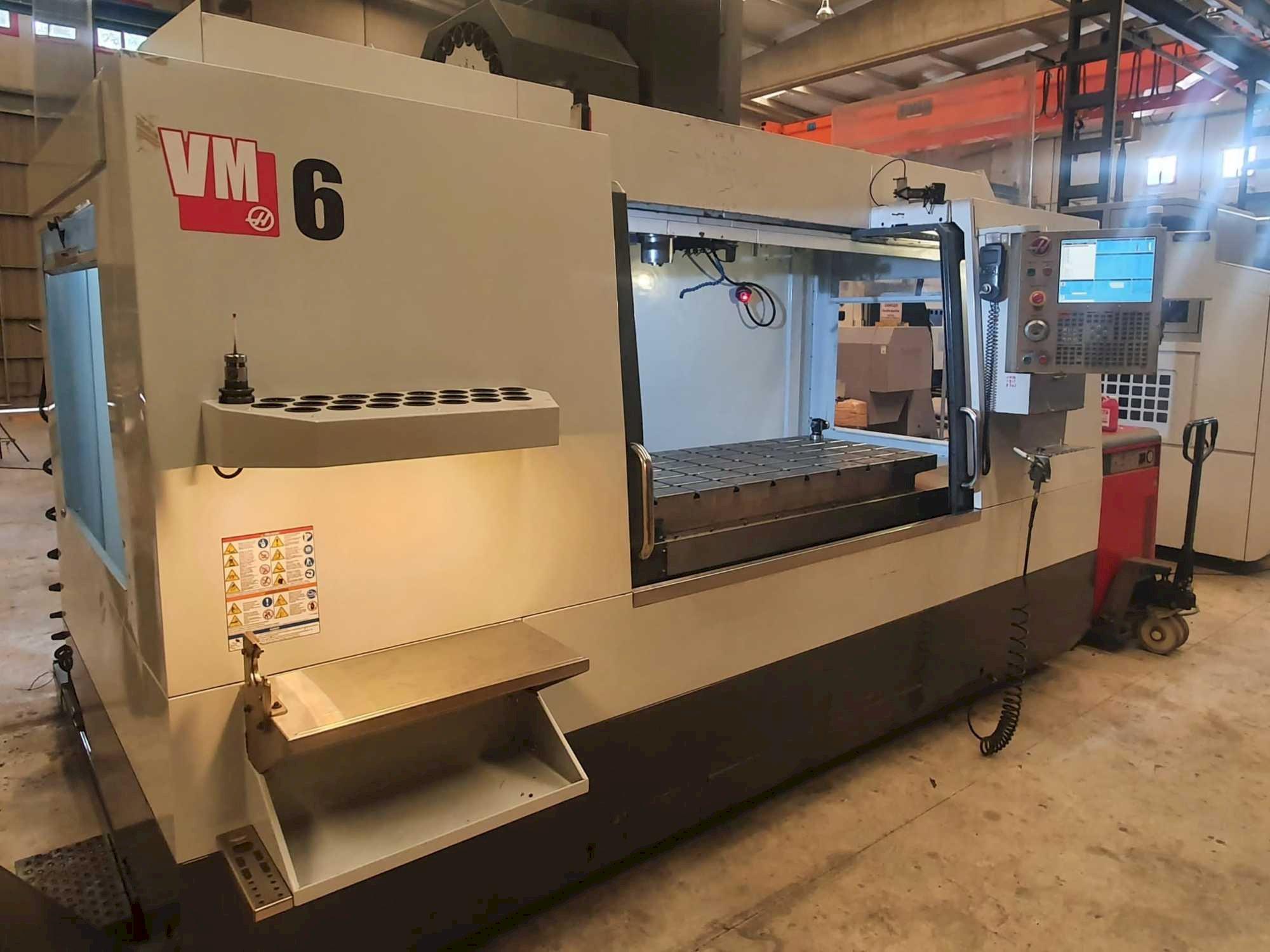 HAAS VM6-maskinen framifrån