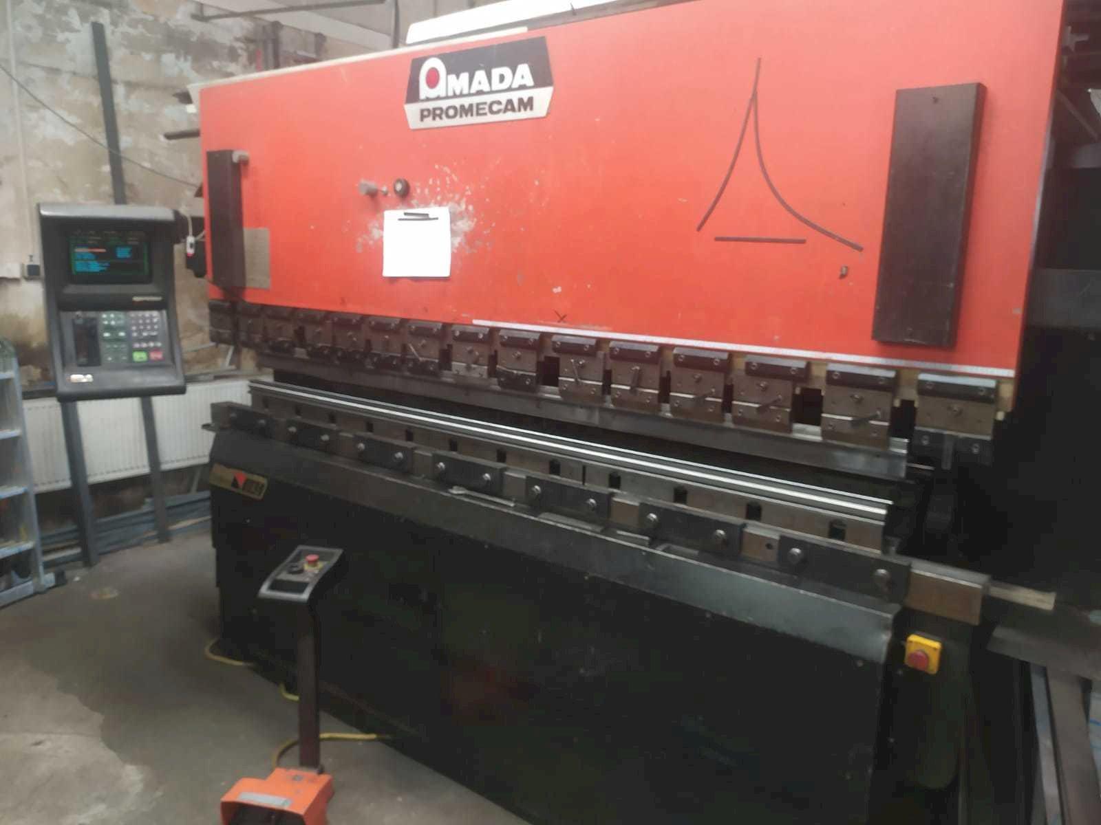 AMADA APX 100 30-maskinen framifrån