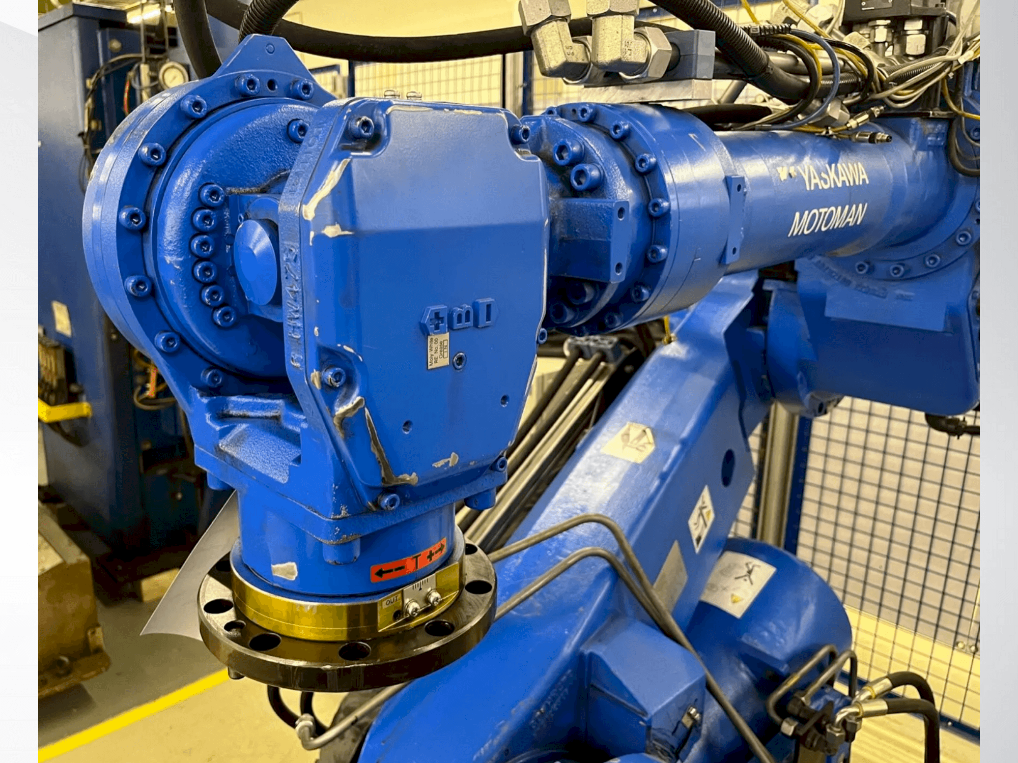 Yaskawa Motoman ES 165D-maskinen framifrån