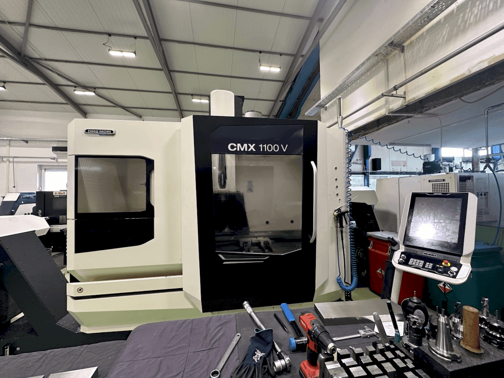 DMG MORI CMX 1100 V-maskinen framifrån