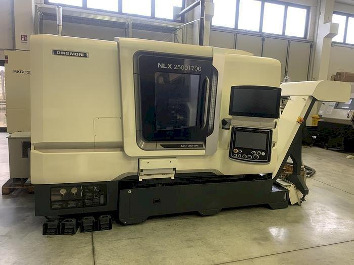 DMG MORI NLX 2500SY-maskinen framifrån