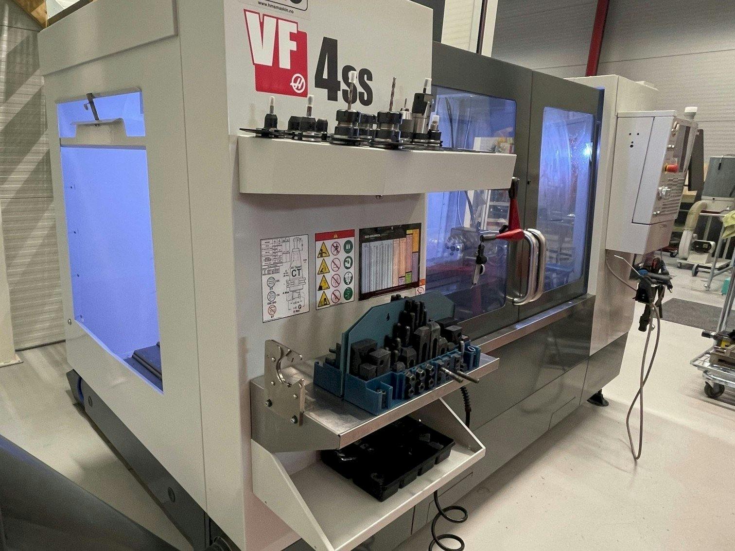 HAAS VF 4SS-maskinen framifrån