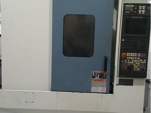 MORI SEIKI Accumill 4000-maskinen framifrån