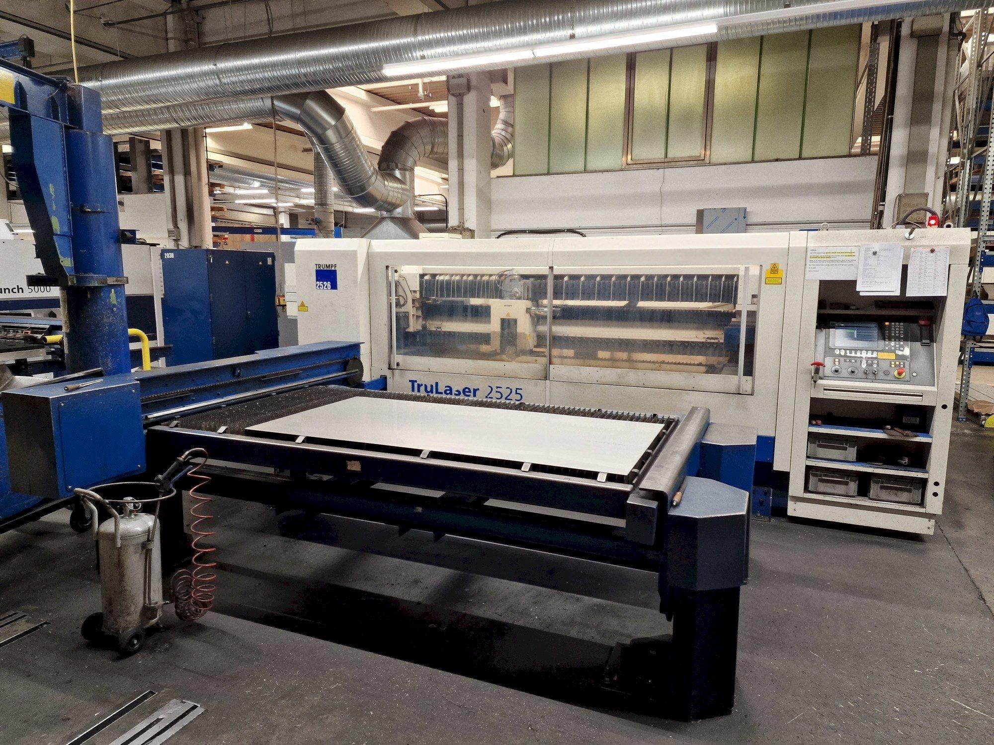 Trumpf TruLaser 2525 4kW-maskinen framifrån