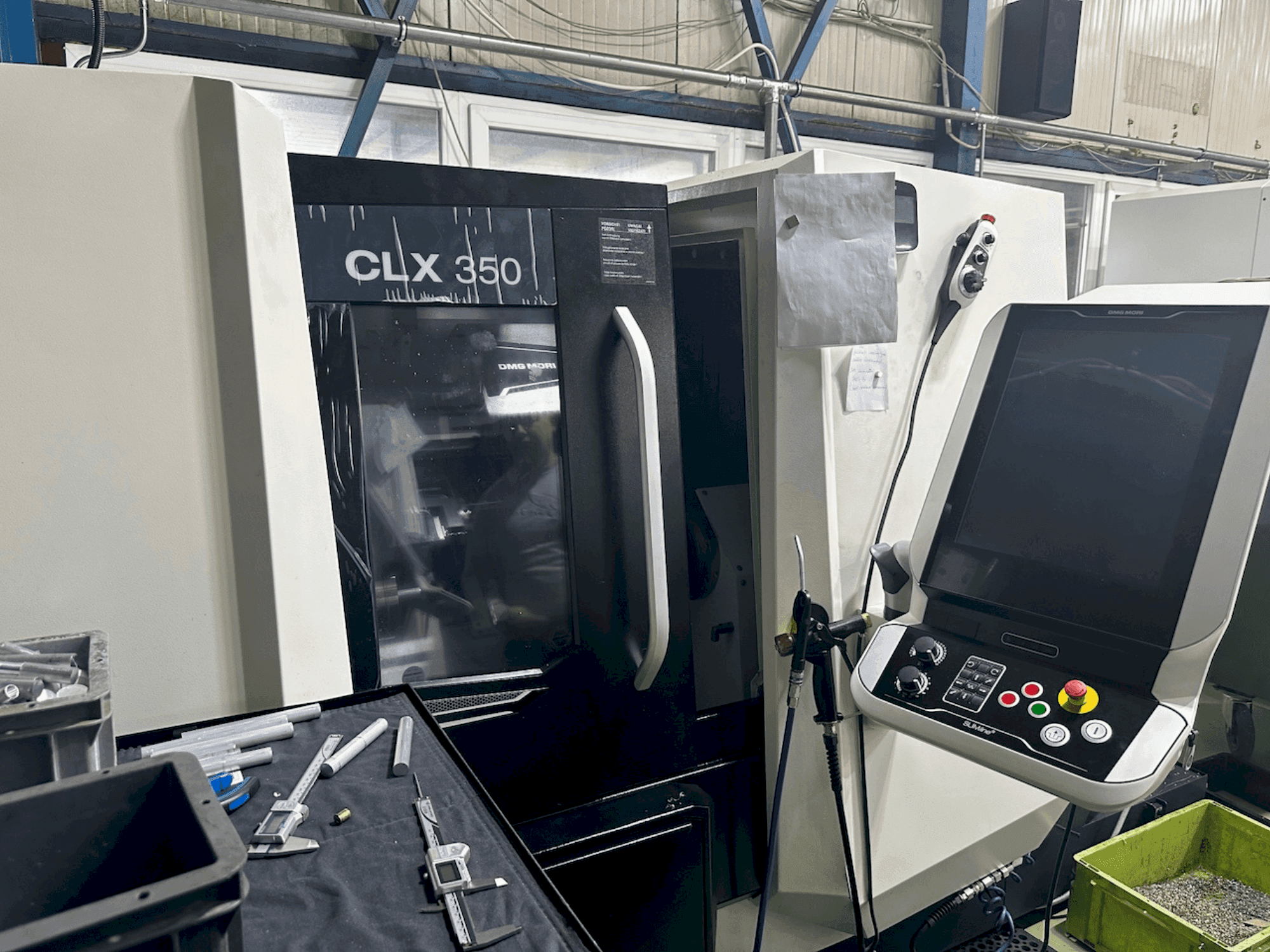 DMG MORI CLX 350 V6-maskinen framifrån