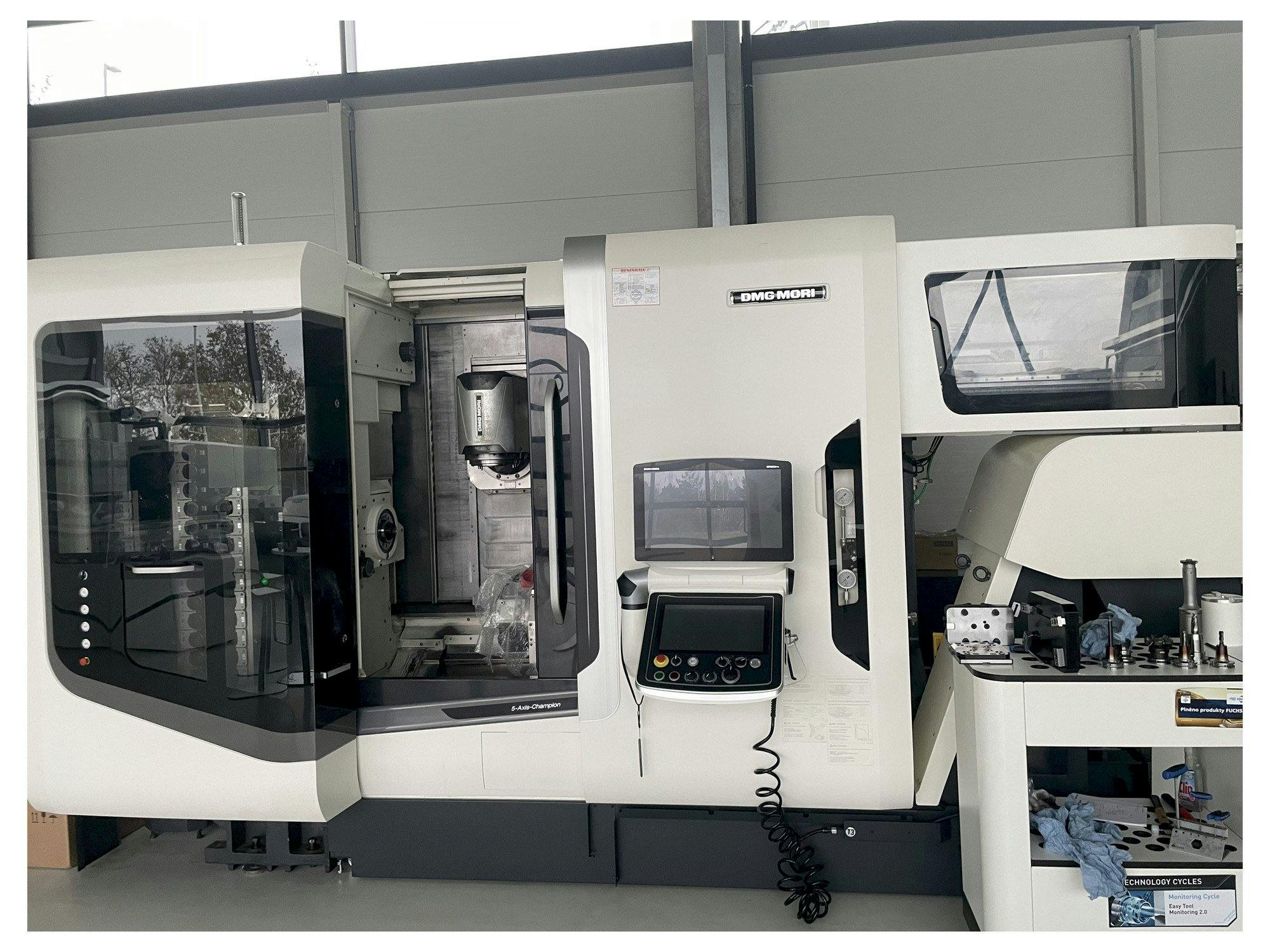 DMG MORI NTX 1000-maskinen framifrån