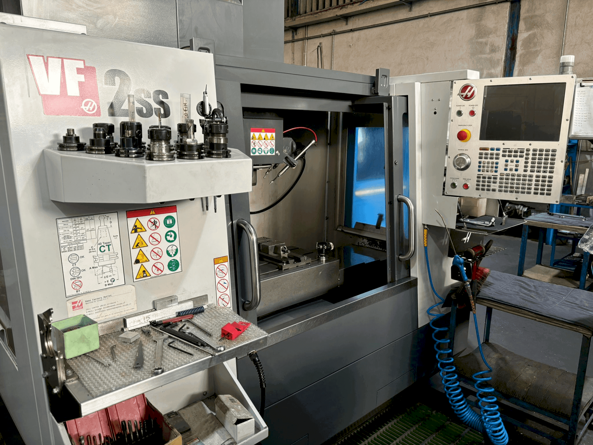 HAAS VF-2SS-maskinen framifrån