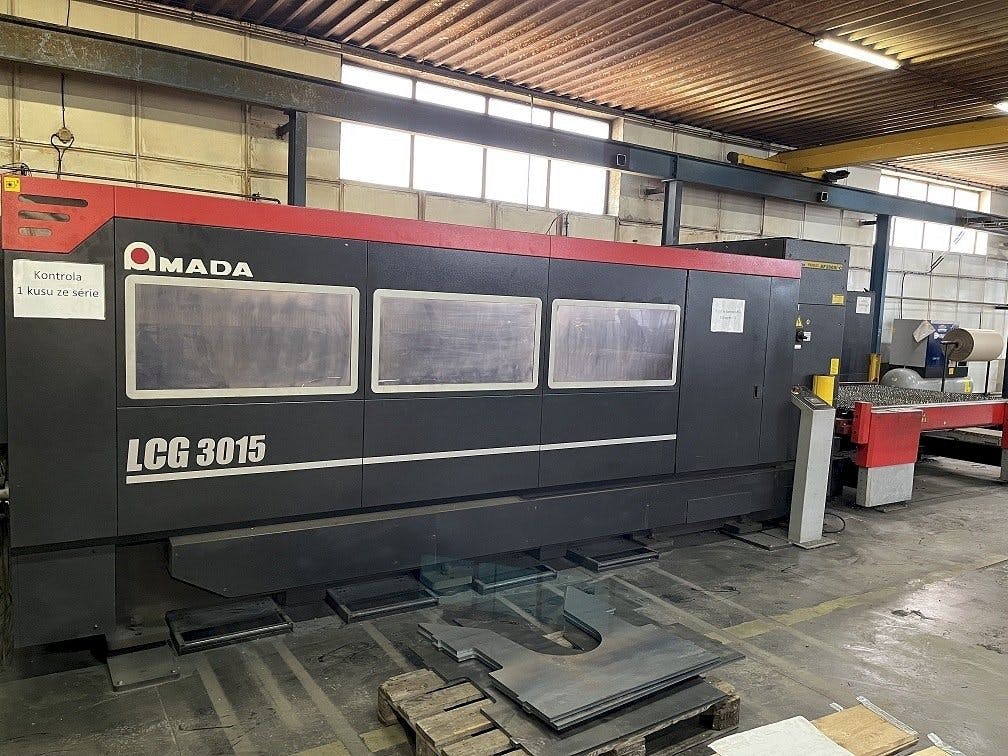 AMADA LCG 3015-maskinen framifrån