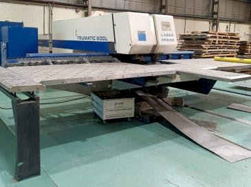 Trumpf Trumatic 600L-maskinen sedd från vänster