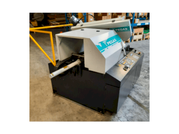 Pegas 240x280 A-CNC-R-F-maskinen framifrån