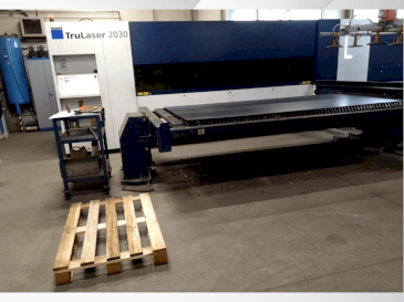 TRUMPF TruLaser 2030 Fiber-maskinen framifrån