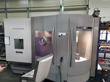 DECKEL MAHO DMC 60T-maskinen framifrån