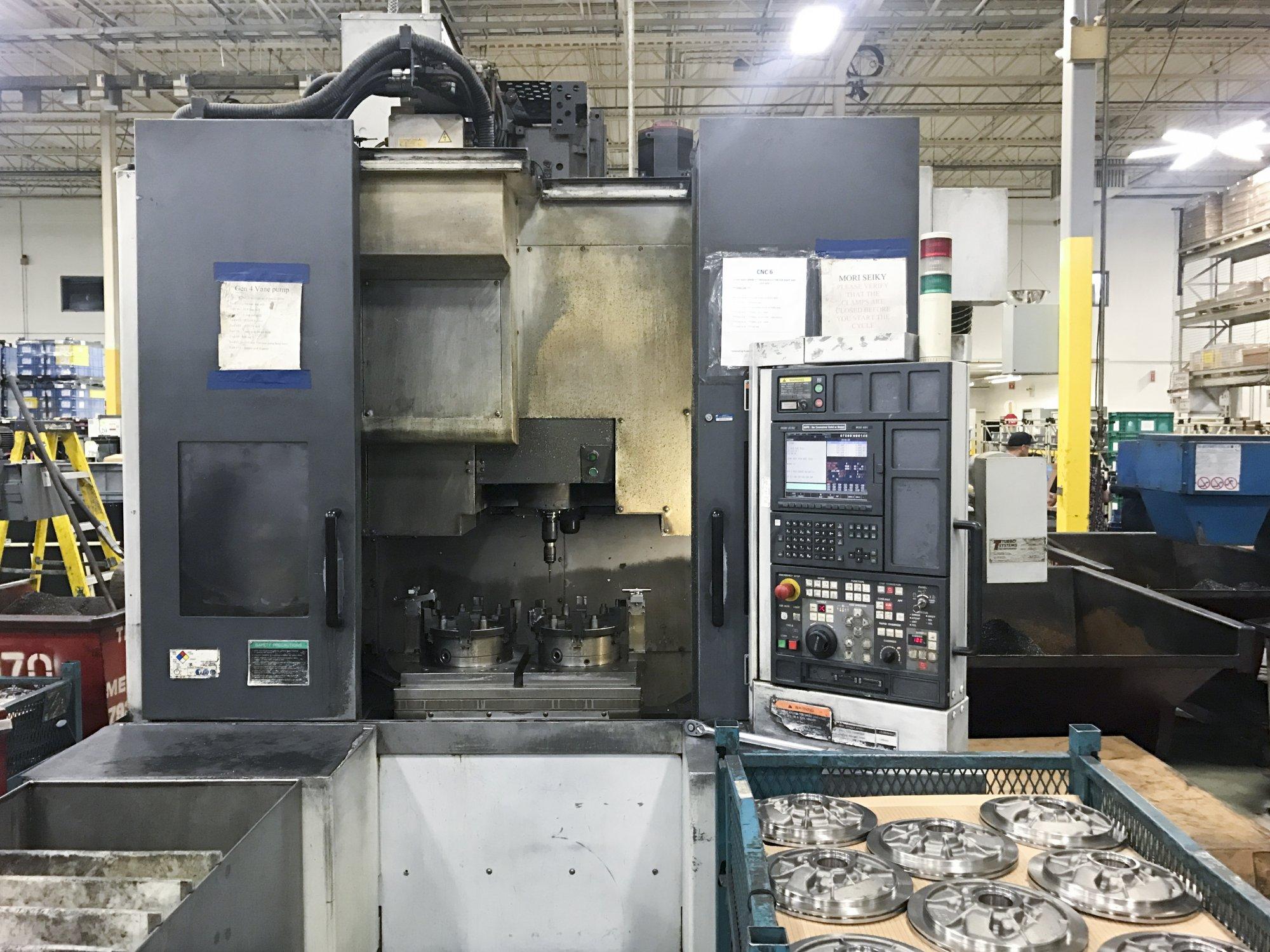 1 MORI SEIKI-maskinen framifrånNV4000