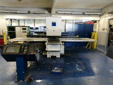 Trumpf-maskinen sedd från högerTrumatic 260 Rotation